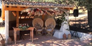 ceremonia de estilo boho en finca optimist