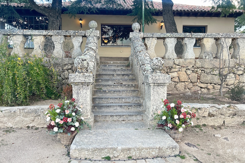 cestos con flores boda