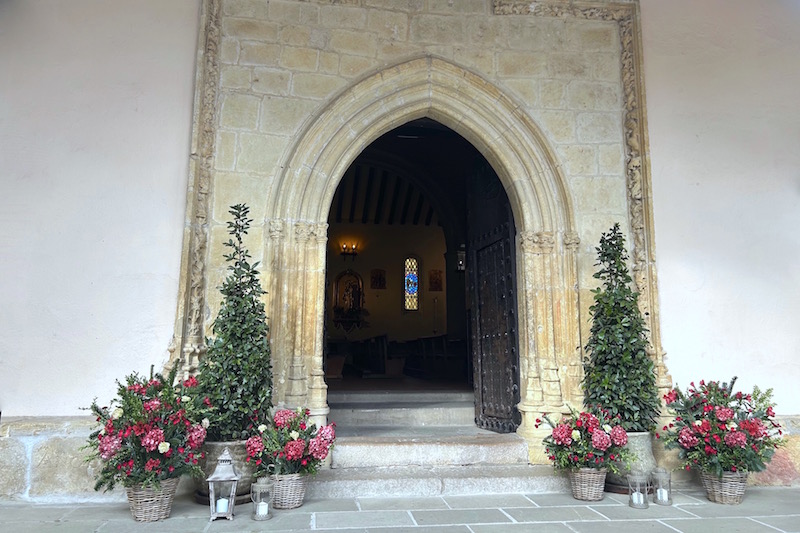 decoracion entrada iglesia boda navidad