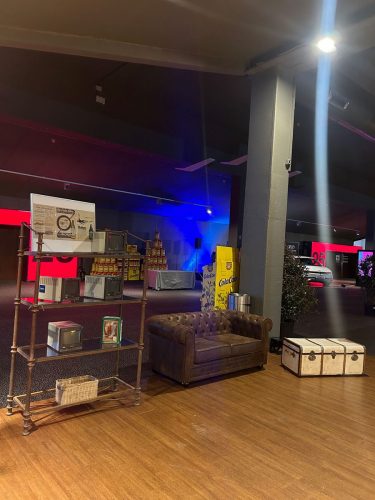 Mobiliario-rustico-para-eventos-corporativos