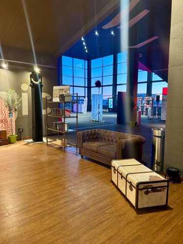 Mobiliario-rustico-para-eventos-de-empresa